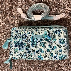 Vera Bradley Deluxe Crossbody